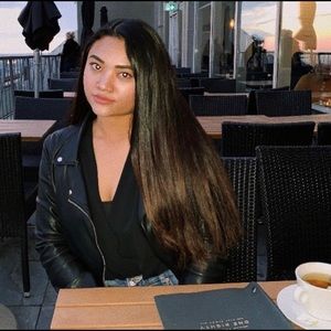 Meet your Posher, Stephanie